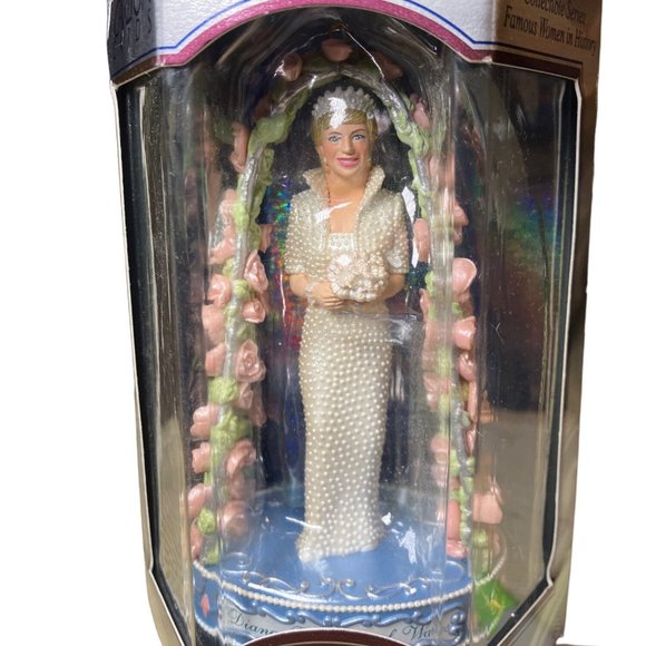 Carlton Cards Heirloom Collection Princess Diana Figurine Ornament - Picture 1 of 13